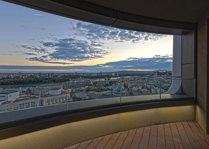 Skau Sky Park Mint By Zaha Hadid 22 Floor 1 Tower Free Parking ブラチスラヴァ